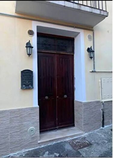 Casa con 6 locali in vendita in Via Salita Castello, Gissi