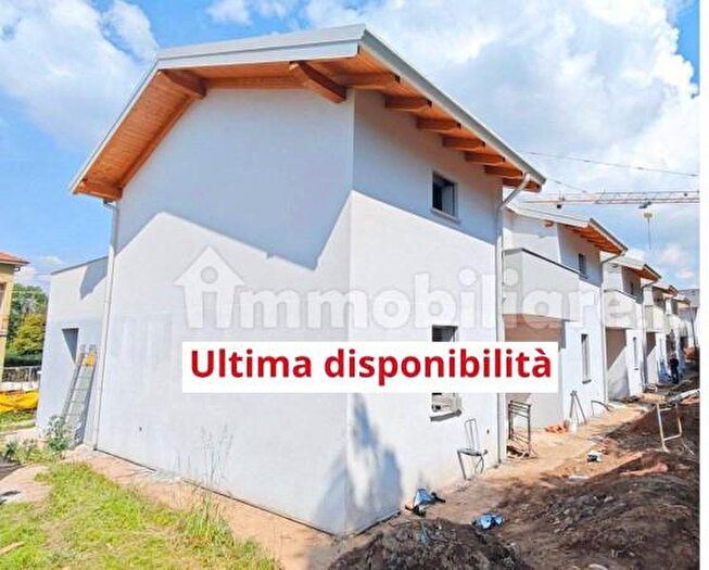 Casa quadrilocale in vendita in Via Morosi, Appiano Gentile