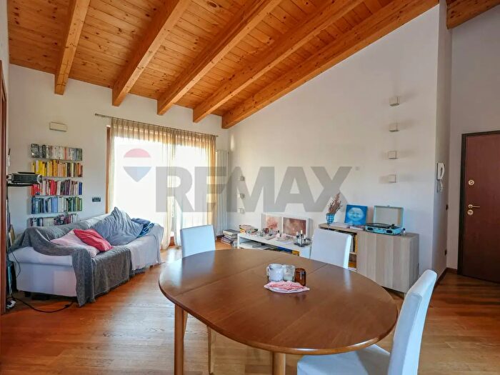 Appartamento trilocale in affitto in Via Aurelio Baggi, Sorisole