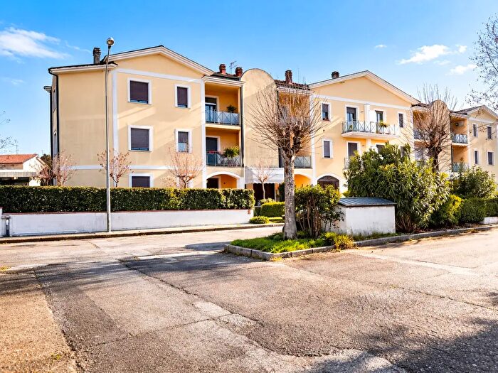 Appartamento con 5 locali in vendita in Santa Maria A Monte