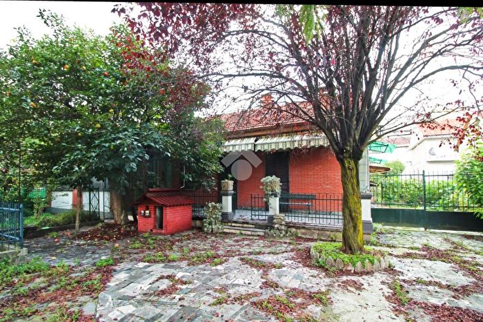 Casa con 6 locali in vendita in Viale Piave, Settimo Torinese