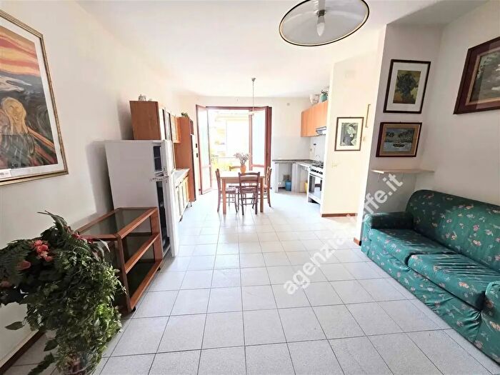 Appartamento con 5 locali in vendita in Massa