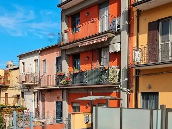 Casa quadrilocale in vendita in Via Fiume, Catania