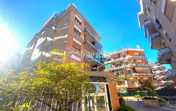 Appartamento trilocale in vendita in Roma
