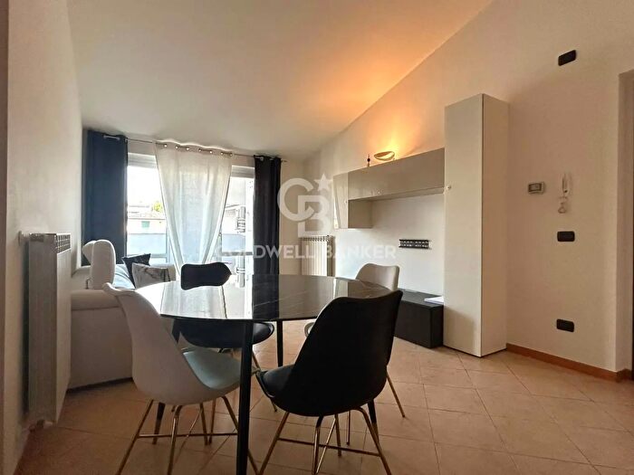 Appartamento trilocale in affitto in Piazza Malvezzi, Desenzano Del Garda