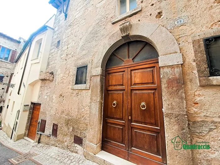 Appartamento con 7 locali in vendita in Via Rimembranze, Amelia