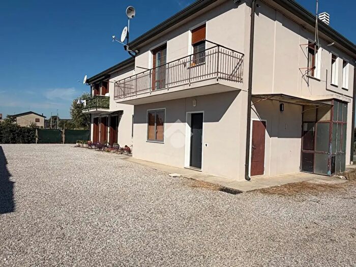 Casa trilocale in vendita in Via Straelle, Camposampiero
