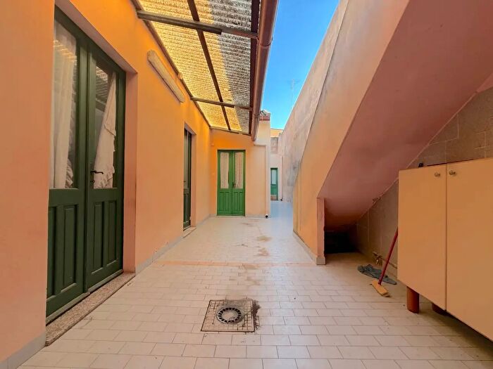 Casa quadrilocale in vendita in Via Cornelio Nepote, Monserrato