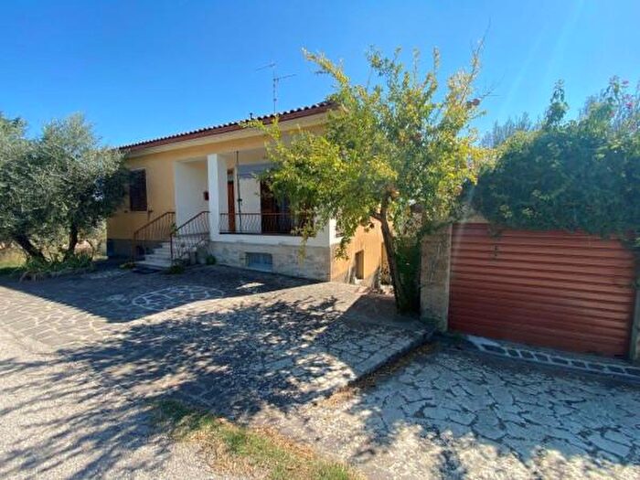 Casa con 5 locali in vendita in Castiglione Del Lago