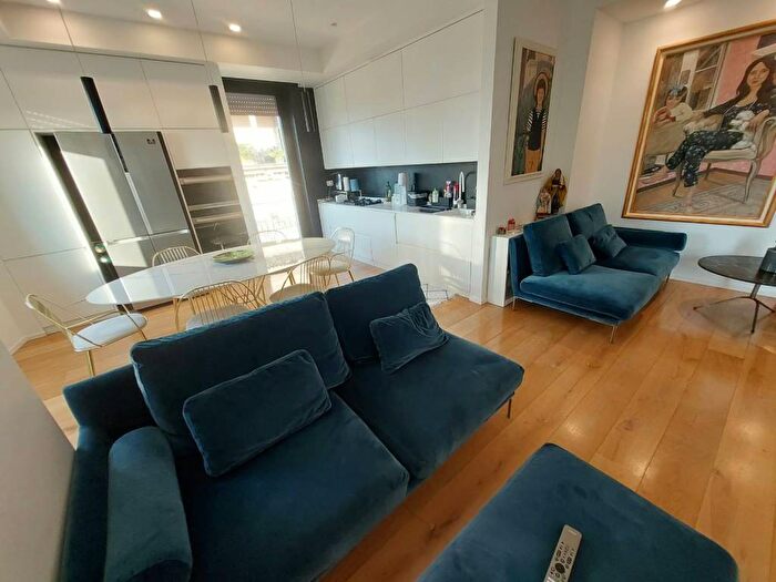 Appartamento trilocale in affitto in Vomero, Napoli
