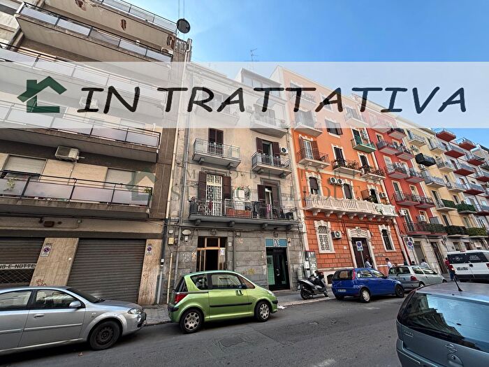 Appartamento trilocale in vendita in Via Crisanzio, Bari