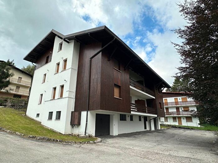 Appartamento trilocale in affitto in Via Ferrara, Centro, Asiago