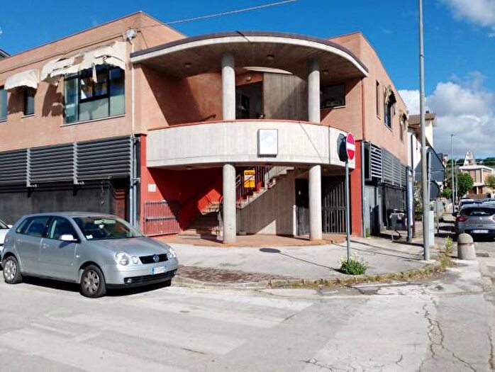 Appartamento trilocale in vendita in Via Trieste, Maiolati Spontini