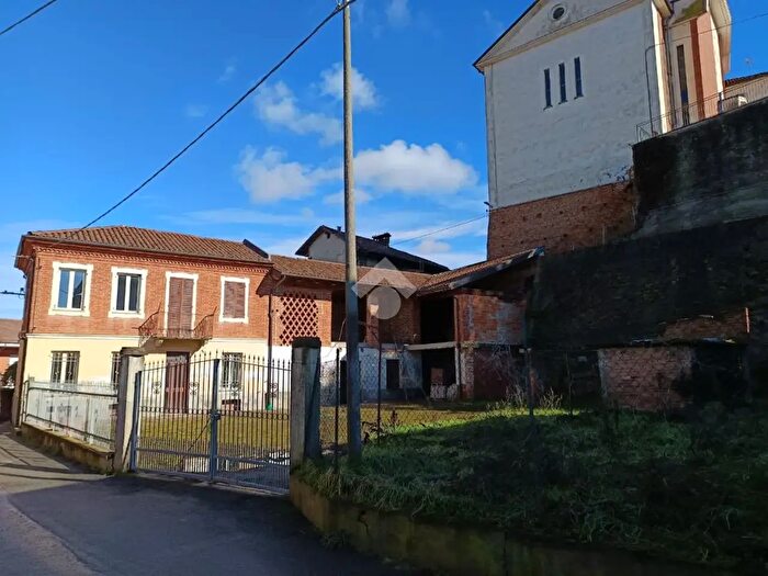 Casa quadrilocale in vendita in Via Fratelli Don Torchio, Celle Enomondo