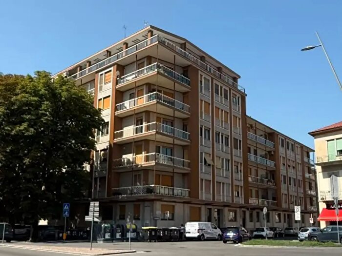 Appartamento con 6 locali in vendita in Via del Carmine, Casale Monferrato