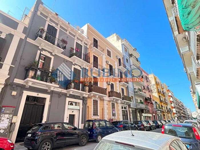 Appartamento quadrilocale in vendita in Via Scipione Crisanzio, Bari