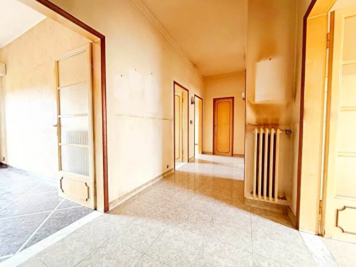 Appartamento con 5 locali in vendita in Firenze