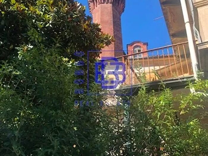 Casa con 15 locali in vendita in Via Italia, Biella