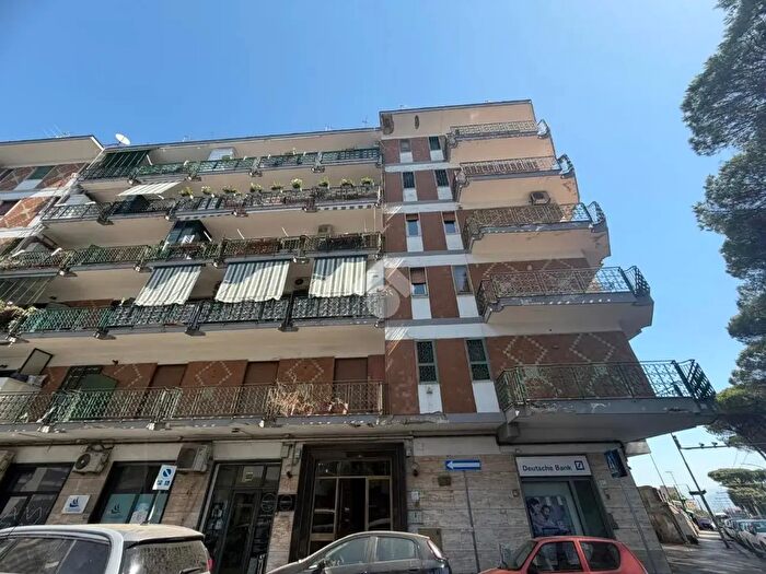 Appartamento quadrilocale in vendita in Traversa Michele Pietravalle, Napoli