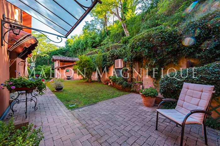 Casa con 7 locali in vendita in Via di Barbiano, Bologna