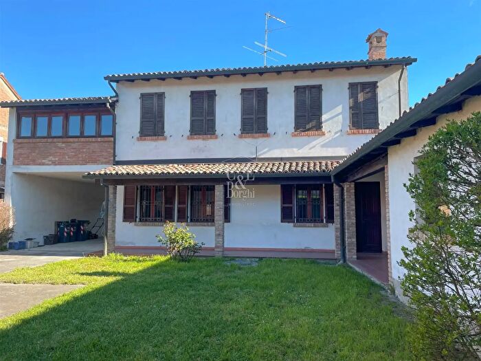 Casa con 6 locali in vendita in Isola SantAntonio