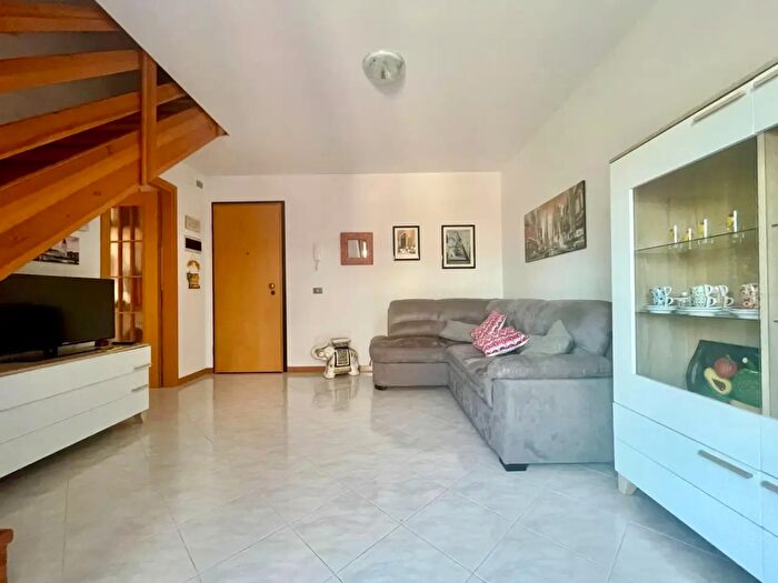 Appartamento trilocale in vendita in Viale del Turismo, Grado