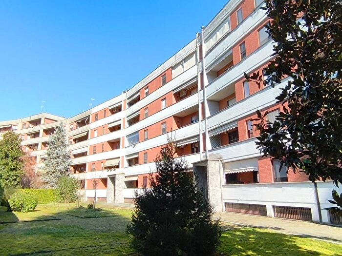Appartamento con 6 locali in affitto in Via Alessandro Volta, Centro, Valenza