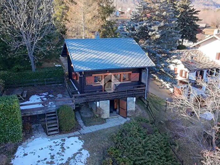 Casa bilocale in vendita in Località Arpuilles Entrebin, Aosta