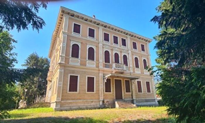 Casa con 6 locali in vendita in Viale della Vittoria, Vittorio Veneto
