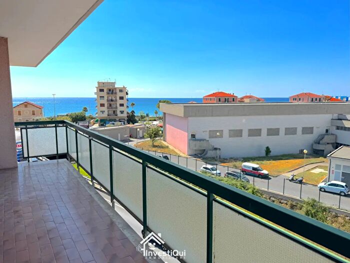 Appartamento bilocale in vendita in Viale Riviera, Pietra Ligure