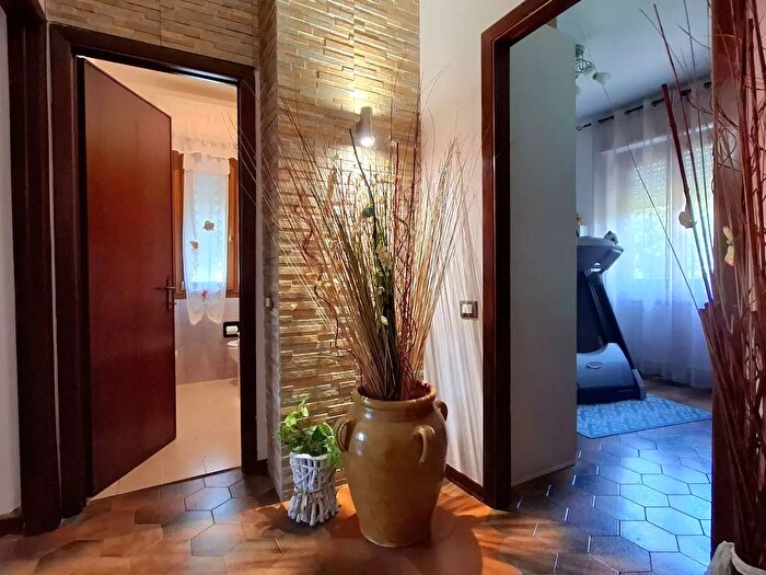 Appartamento quadrilocale in vendita in Via Salicello, Castelnuovo Magra