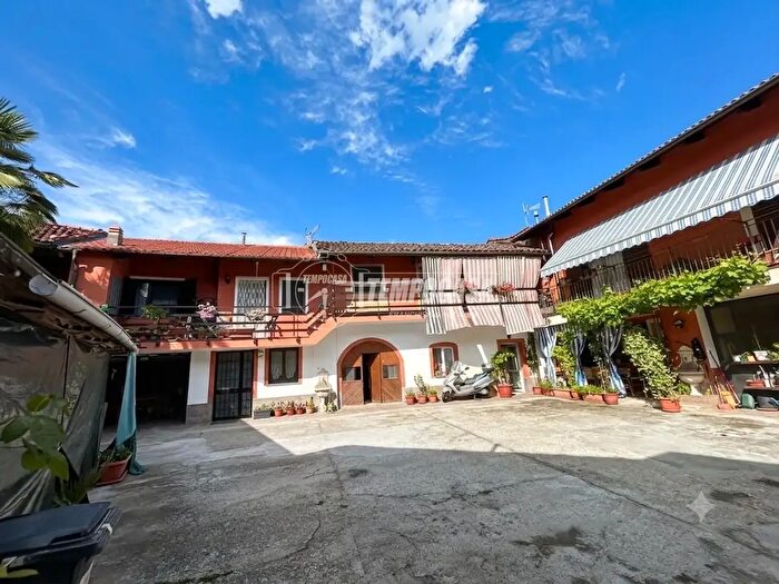 Casa con 6 locali in vendita in Via Carlo Alberto, Volpiano
