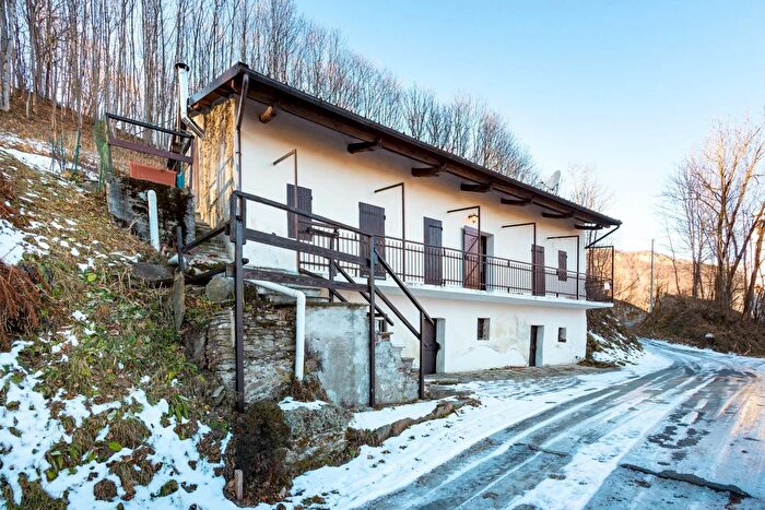 Casa con 6 locali in vendita in Borgata Serre, Oncino