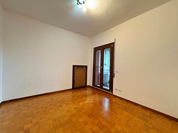 Appartamento trilocale in affitto in Via delle Forze Armate, Baggio, Milano