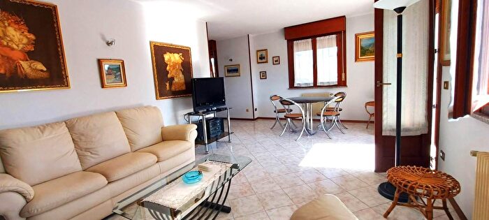 Casa con 7 locali in vendita in Via Trieste, Latisana