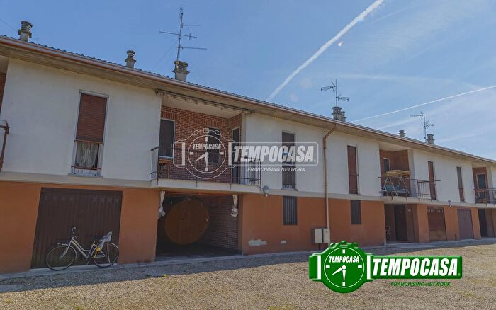 Appartamento trilocale in vendita in Via Cavagnera, Vidigulfo