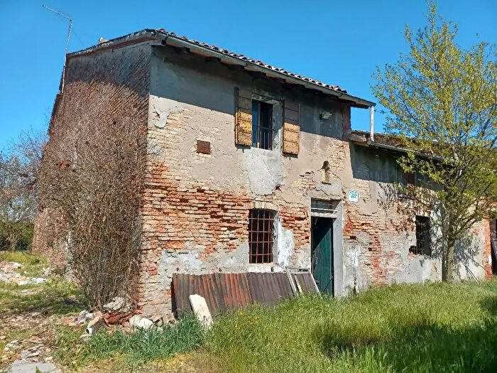 Casa in vendita in Via Correcchio Inferiore, Imola
