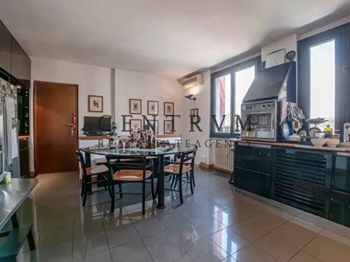 Appartamento quadrilocale in vendita in Milano