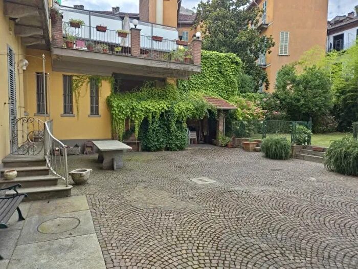 Casa con 6 locali in vendita in Alessandria