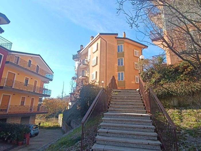 Appartamento con 5 locali in affitto in Via delle Gardenie, Centro, Lagonegro