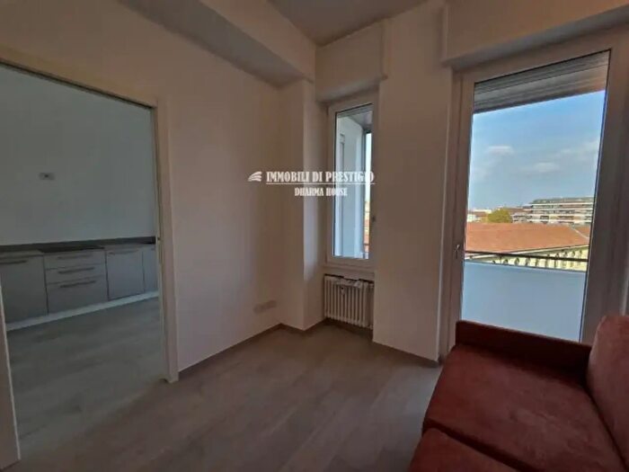 Appartamento bilocale in affitto in Via Giovanni Pascoli, Milano