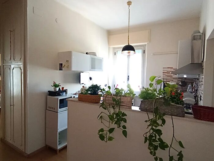 Appartamento trilocale in vendita in Via Montebello, Ancona