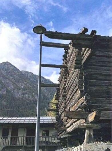 Case in Vendita e in Affitto - 2