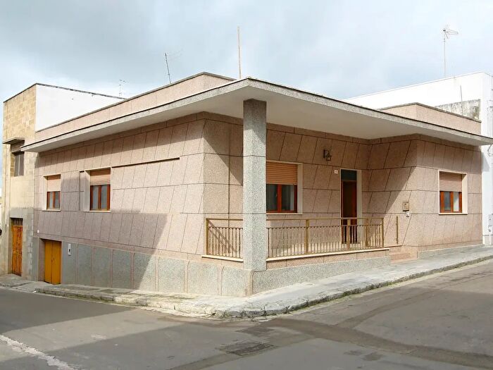Casa trilocale in vendita in Via Bernini, Matino