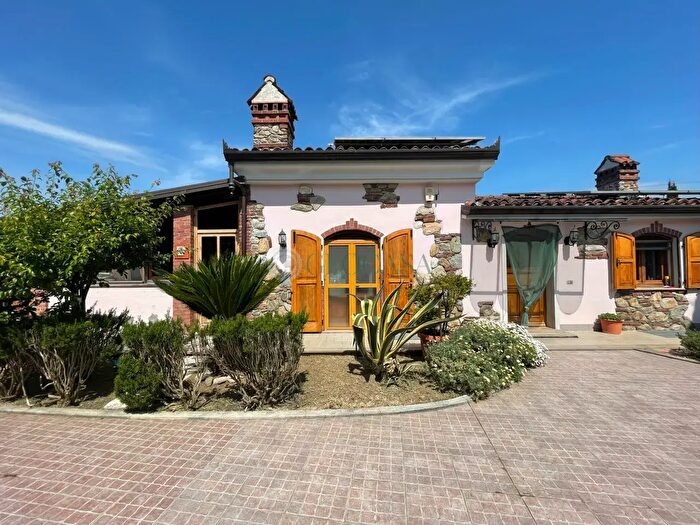 Casa con 7 locali in vendita in Via Paterno, Sarzana