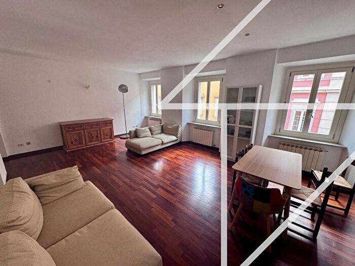 Appartamento quadrilocale in affitto in Via Felice Venezian, Città Vecchia, Trieste