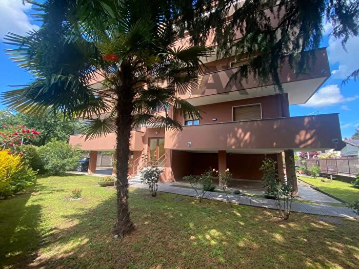 Appartamento trilocale in vendita in Via Attiglio Agosti, Legnano