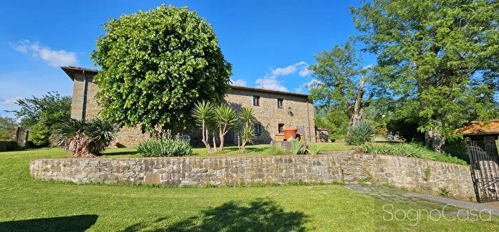 Casa con 13 locali in vendita in Località Belvedere, Reggello