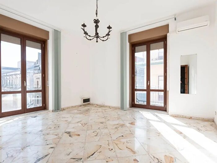 Appartamento quadrilocale in vendita in Via Benedetto Guzzardi, Catania