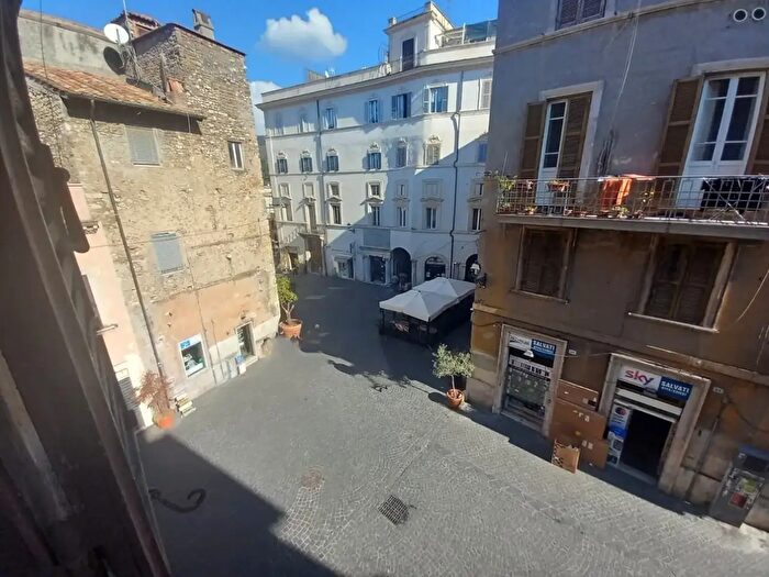 Appartamento con 6 locali in vendita in Via Palatina, Tivoli